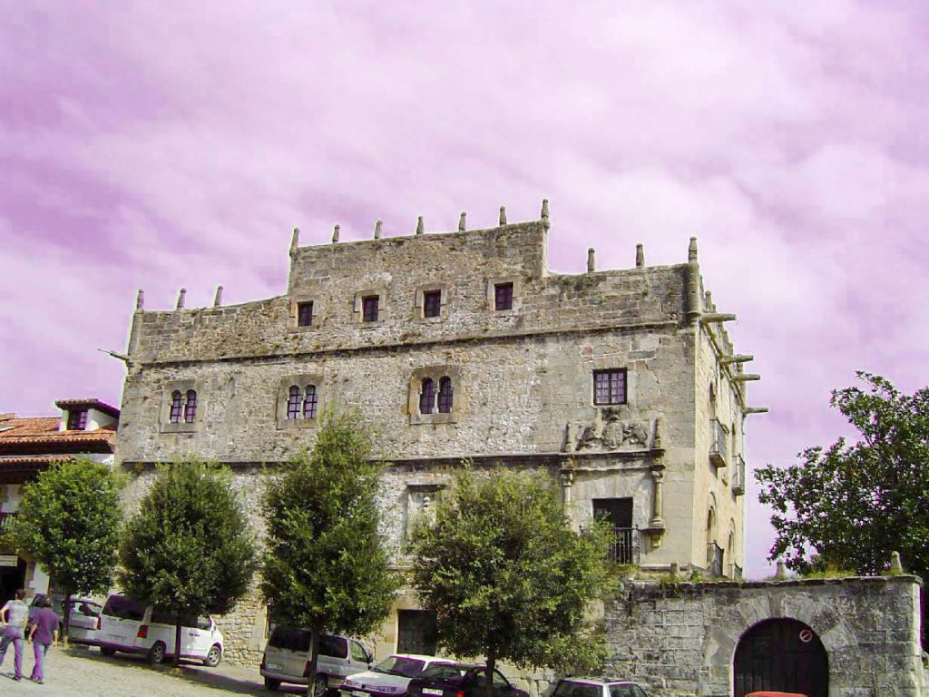 Palacio de Velarde by @commons.wikimedia.org