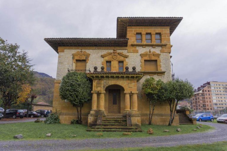 ¿Qué ver en Cangas de Onís en un día? 8 visitas. ¡GUÍA GRATIS!