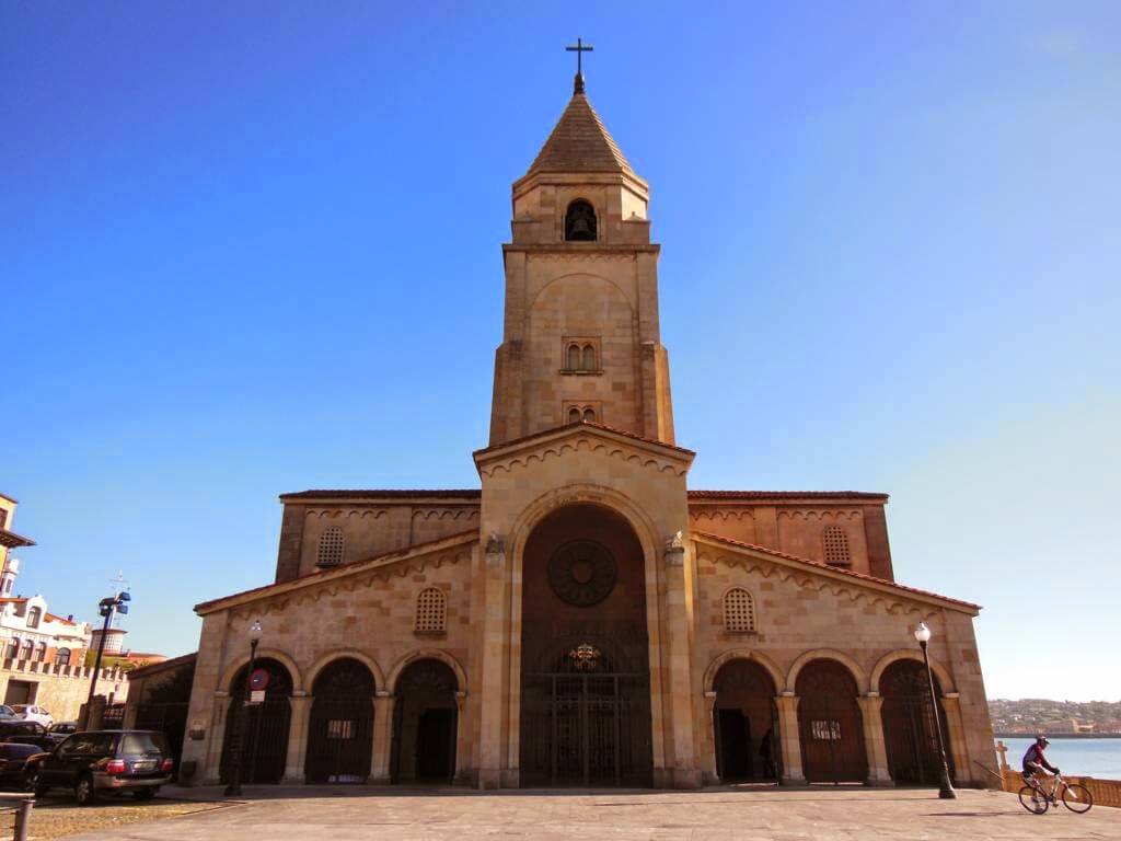 Iglesia de San Pedro en Gijón