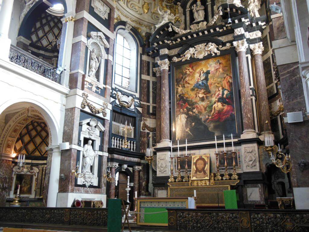 Interior de Saint Carolus Borromeuskerk