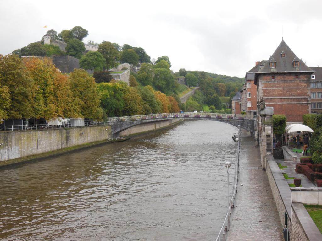 Río Sambre a su paso por Namur