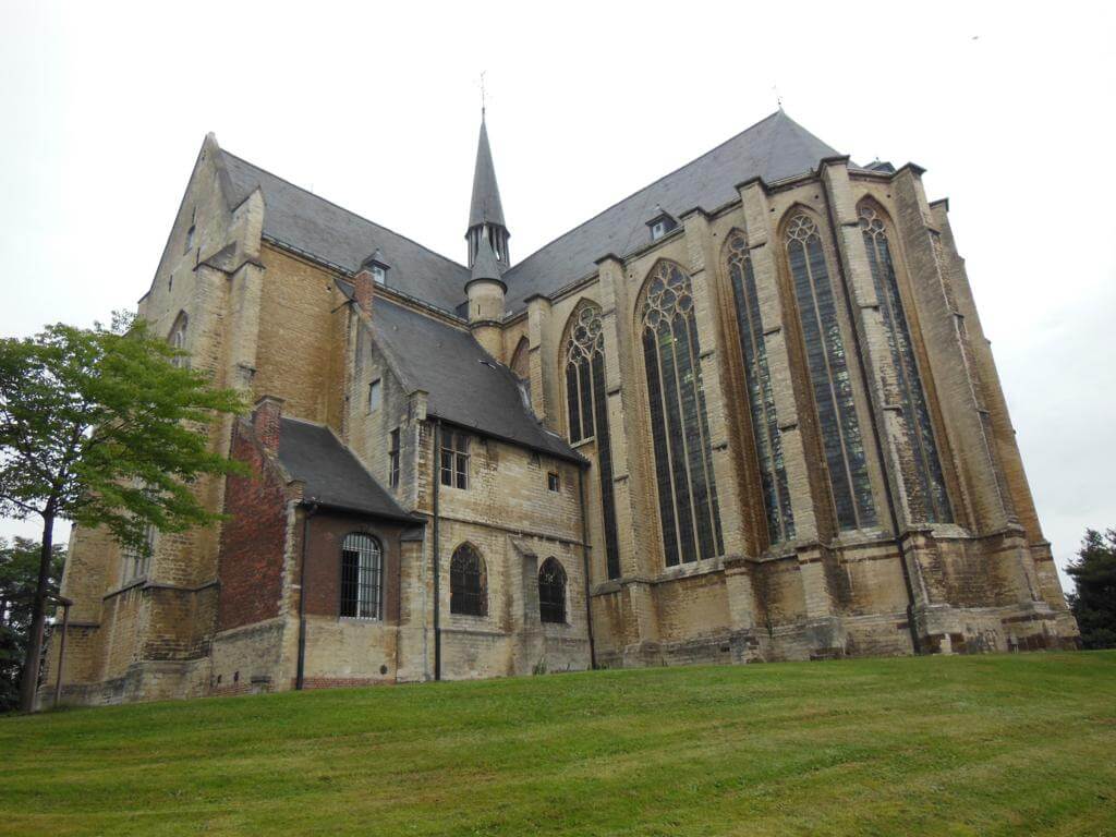 Iglesia de San Quintín (Sint-Kwintenskerk)