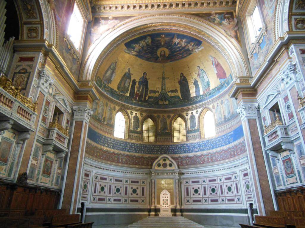 Interior de la Basílica de San Juan Letrán