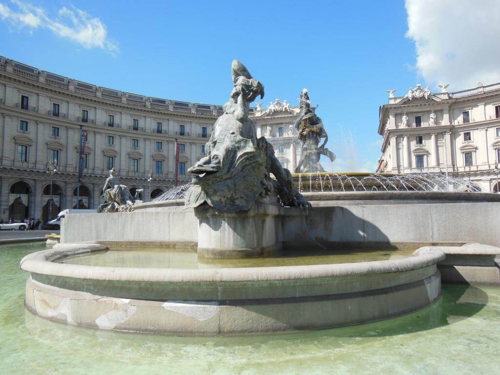 La Plaza de la República está entre las plazas más bonitas de Roma