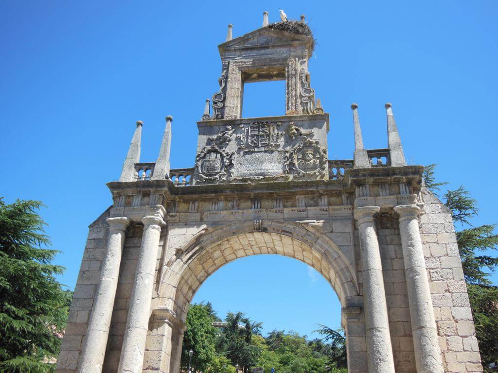 Arco de Fernán González