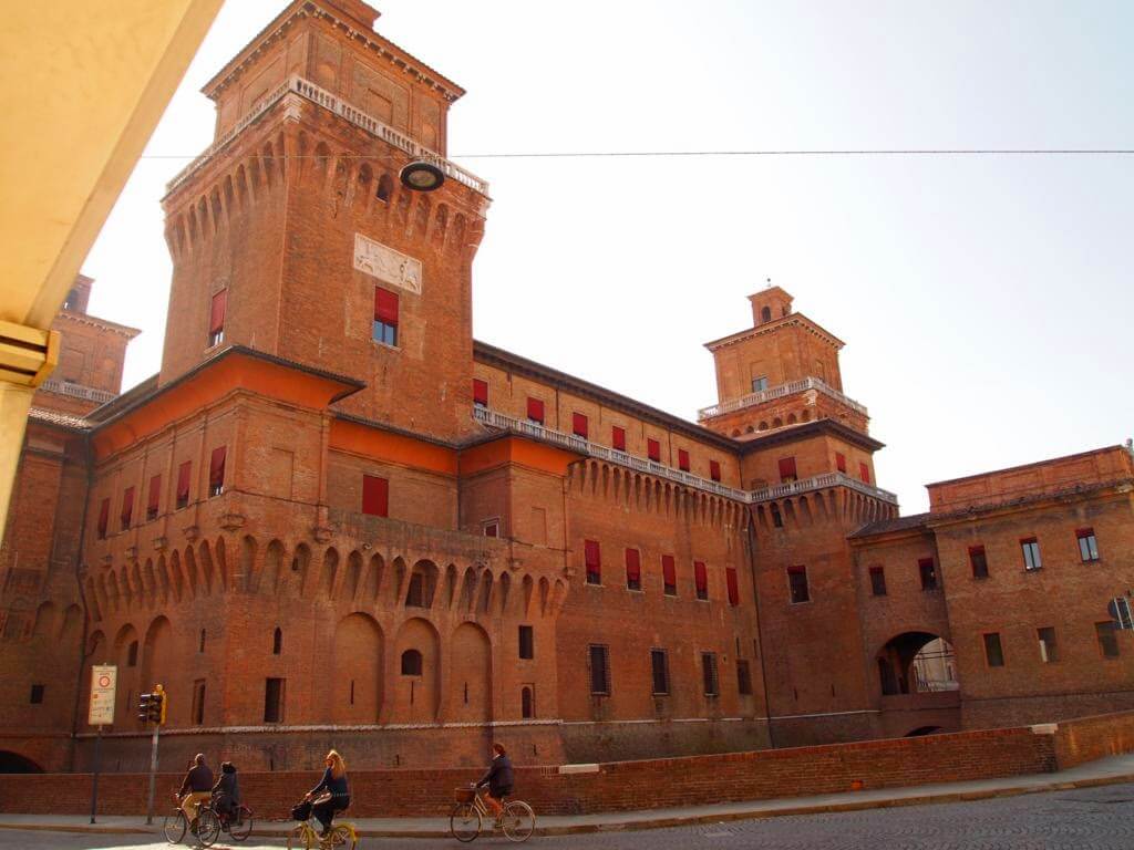 ¿Qué ver y hacer en Ferrara en un día? Castello Estense