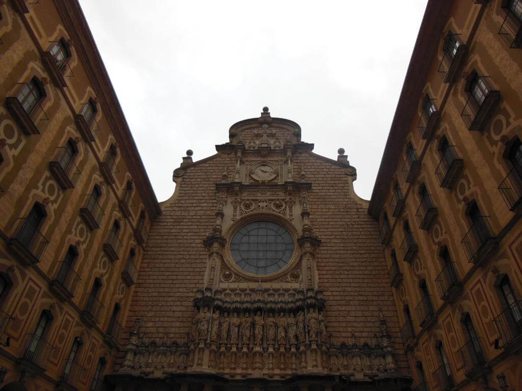 Fachada de la abadía de Montserrat
