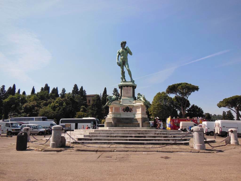 David de Miguel Ángel en la Piazzale Michelangelo