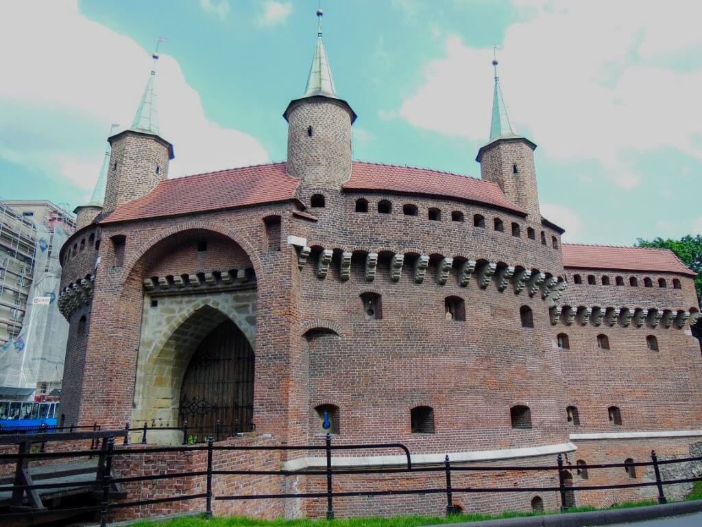 La Barbacana, entrada al centro histórico de Cracovia.