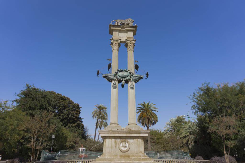 ¿Qué ver en Sevilla en 1 día? Monumento a Colón en Sevilla