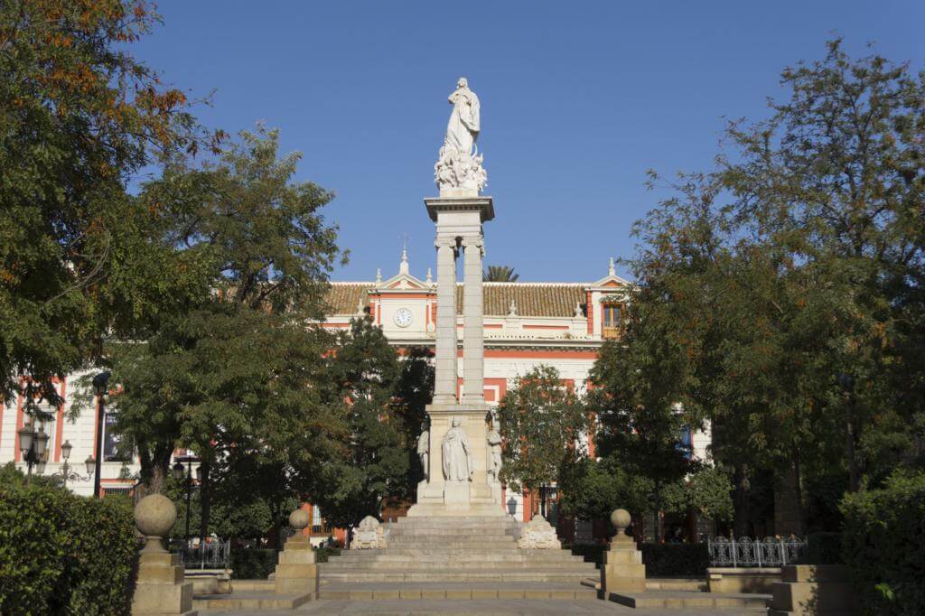 ¿Qué ver en Sevilla en 1 día? Monumento a la Inmaculada Concepción
