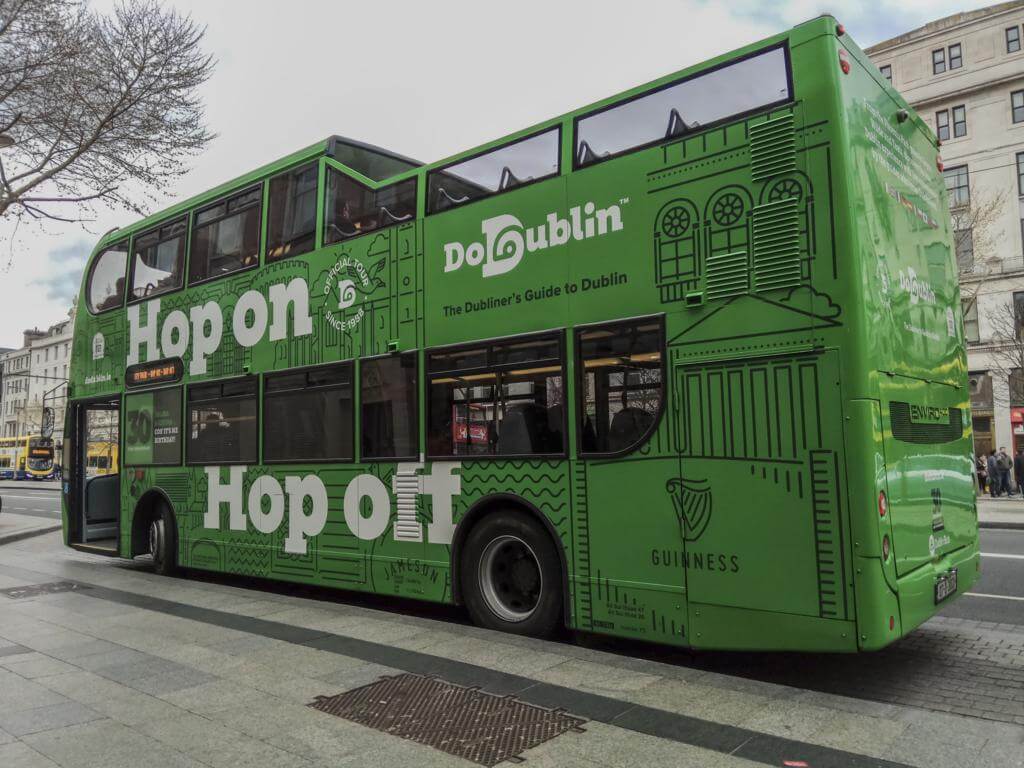 ¿Qué ver en Dublín en dos días? Descubre la ciudad usando su autobús turístico.