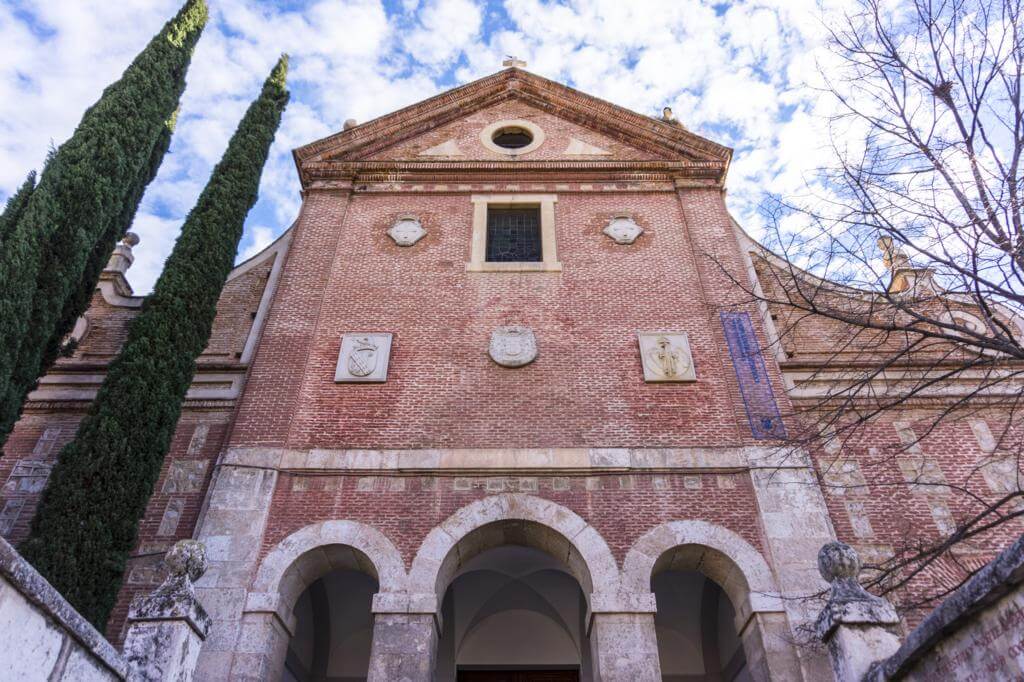 ¿Qué ver en Alcalá de Henares en un día? Colegio Convento de Trinitarios Descalzos.
