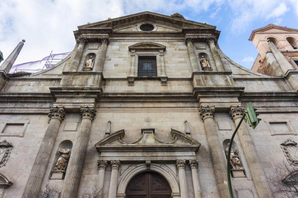 ¿Qué ver en Alcalá de Henares en un día? Colegio Máximo e Iglesia de la Compañía de Jesús.