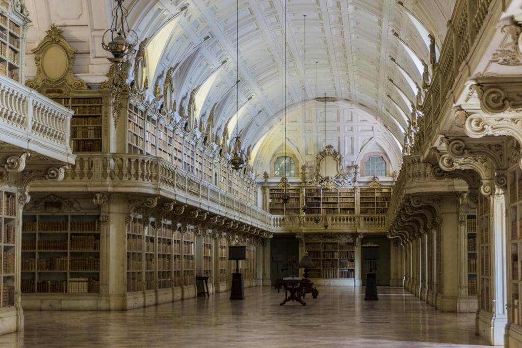 Biblioteca del Palacio Nacional de Mafra.