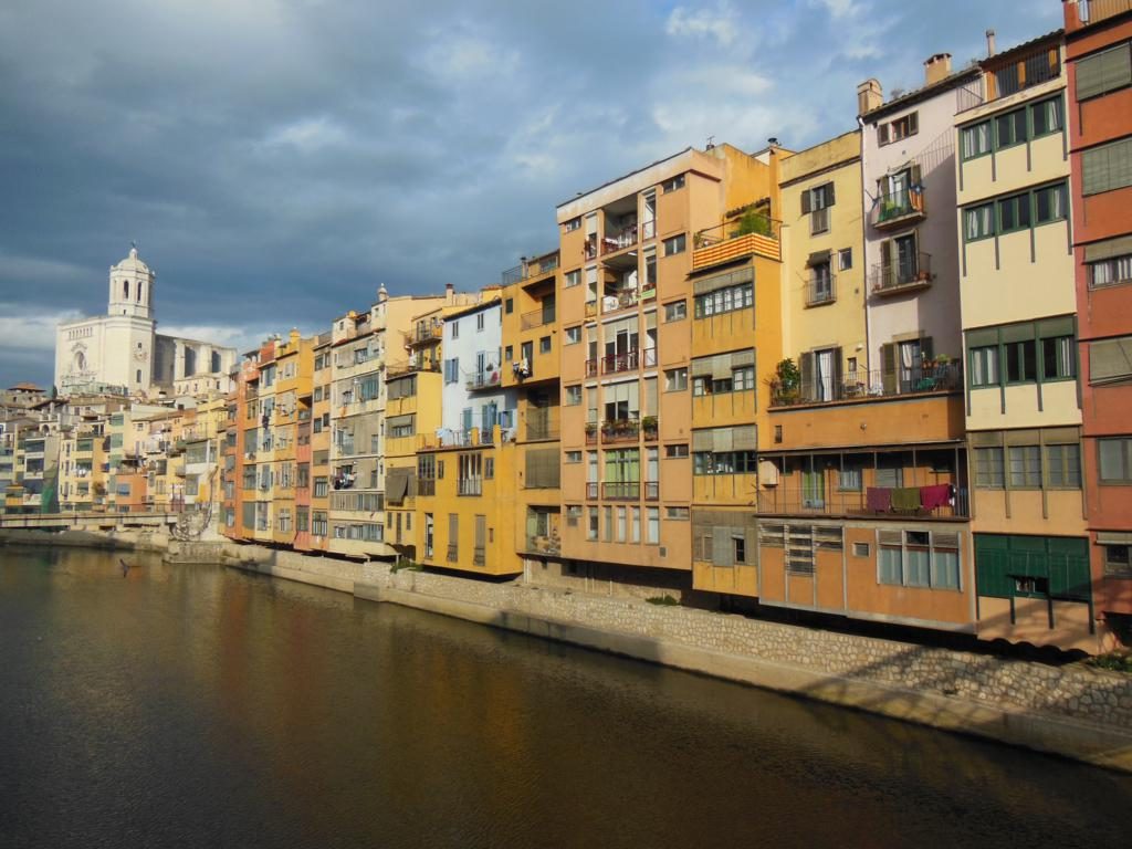 Girona desde el Puente de Hierro.