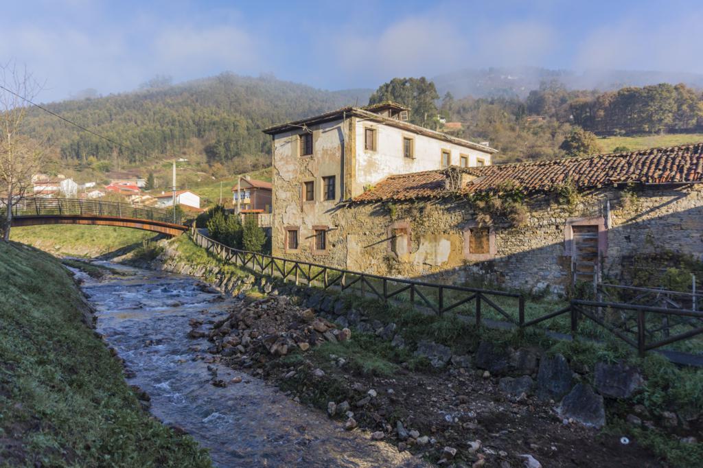 Río a su paso por Salas (Asturias).