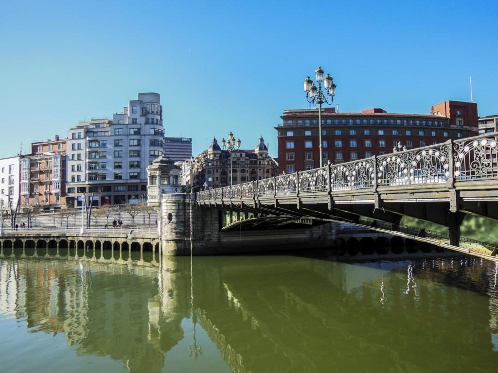 ¿Qué ver en Bilbao en dos días? Puente del Arenal.