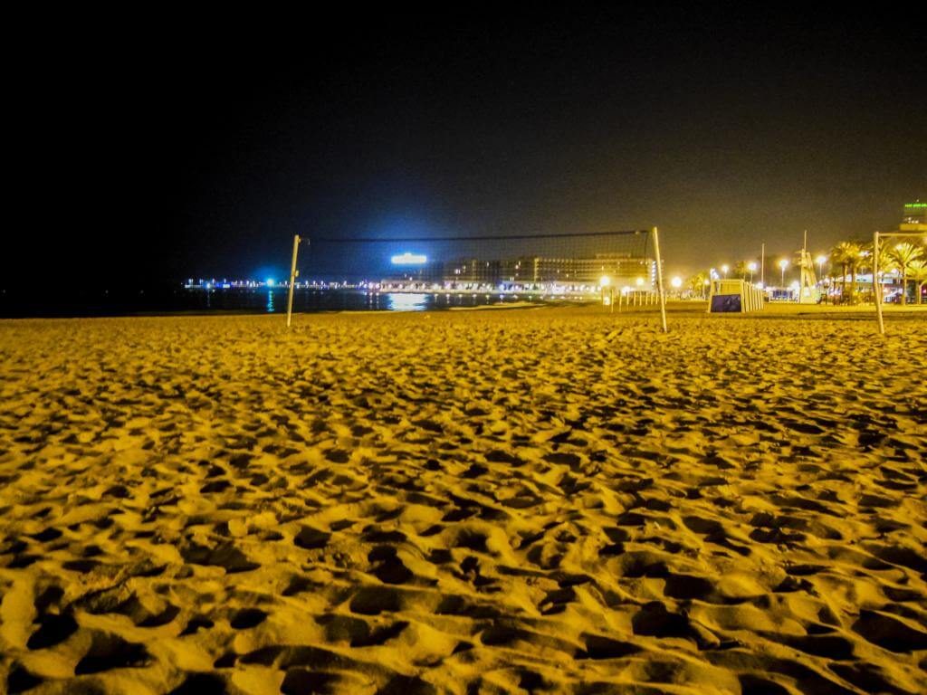 ¿Qué ver en Alicante en 1 día? Playa del Postiguet.