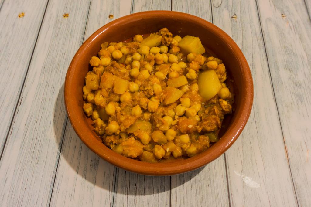 Garbanzos con Chistorra y Patatas en Monsieur Cuisine Plus. ¡Sabroso!