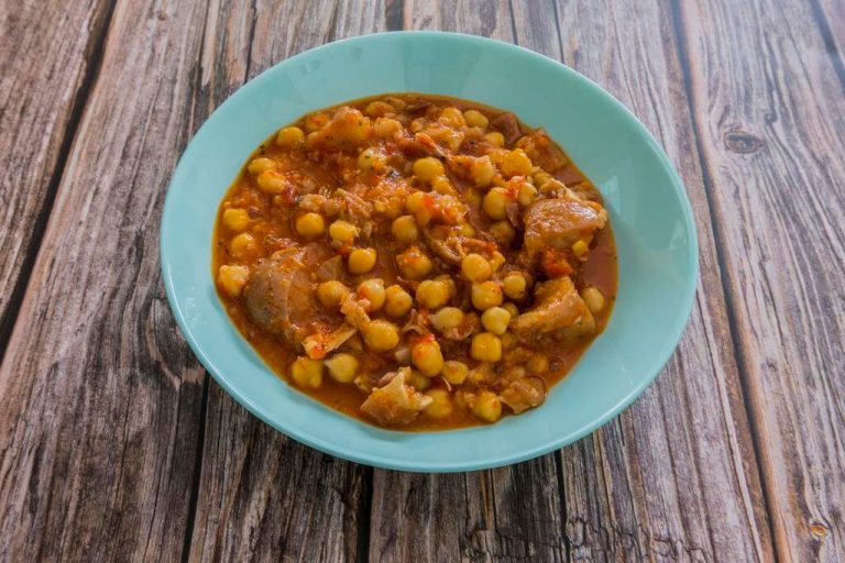 Garbanzos con Oreja en Monsieur Cuisine Plus. ¡Calórico y delicioso!